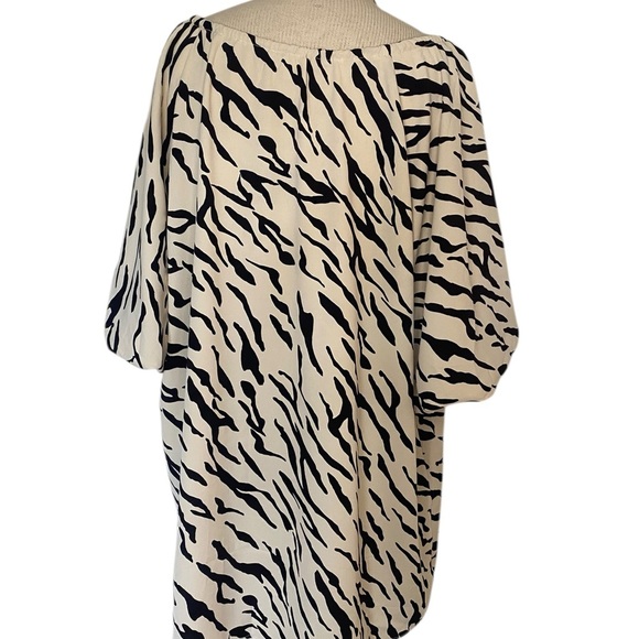Entro Black and White Zebra Blouse - Picture 4 of 11